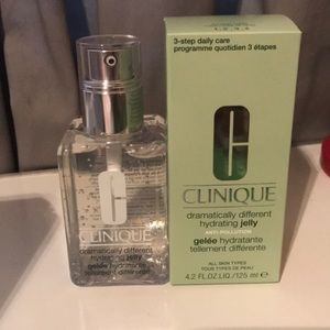 Clinique Dramatically Different Hydrating Jelly